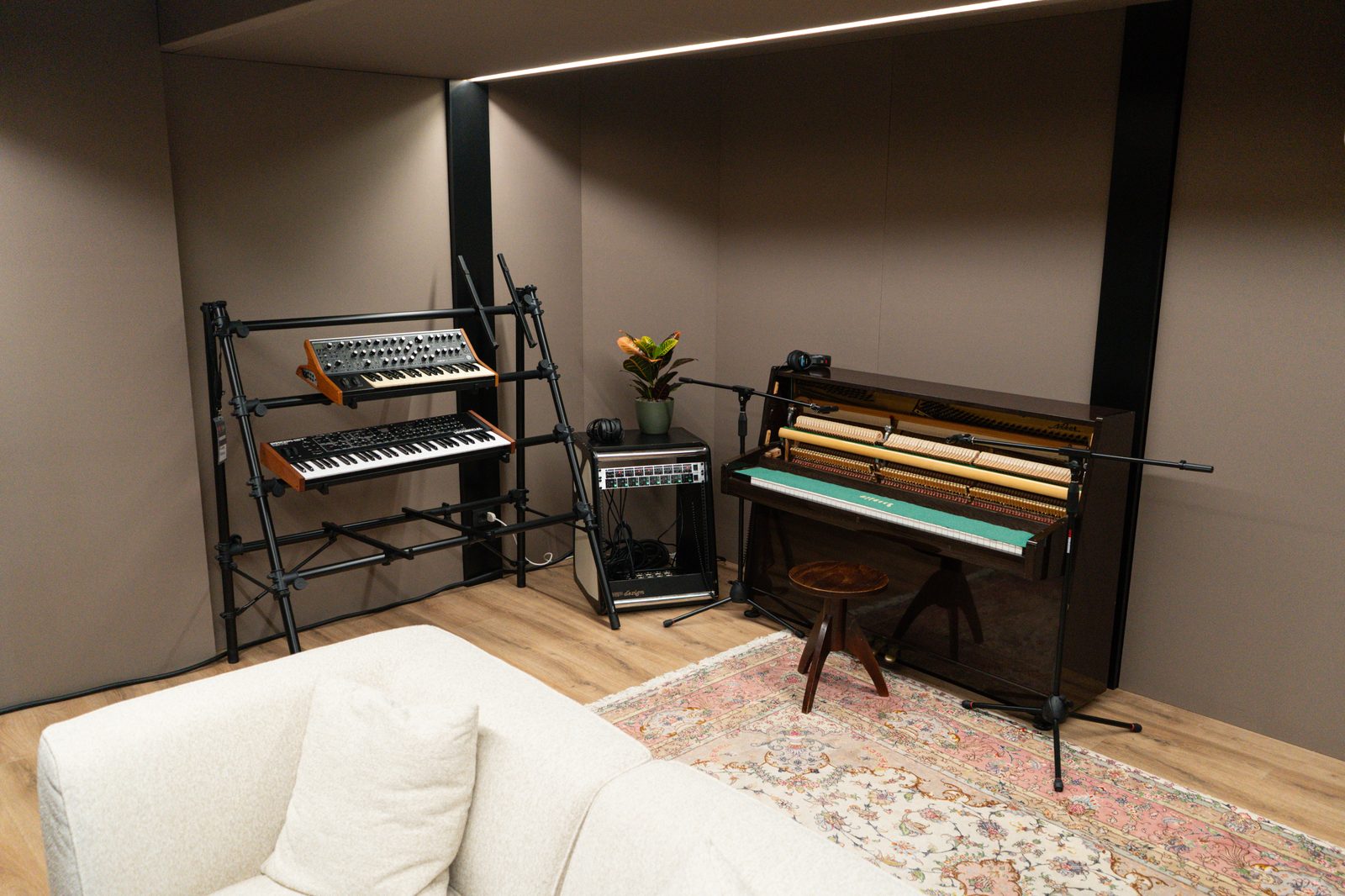 Studio Riva — synth e piano